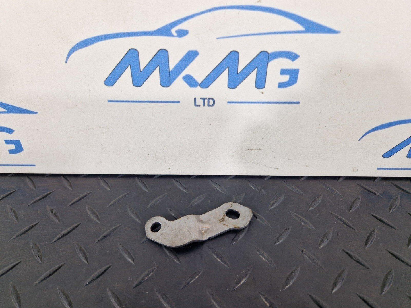 19-ON MERCEDES BENZ B CLASS W247 OM654 INTAKE EXHAUST MANIFOLD SUPPORT BRACKET