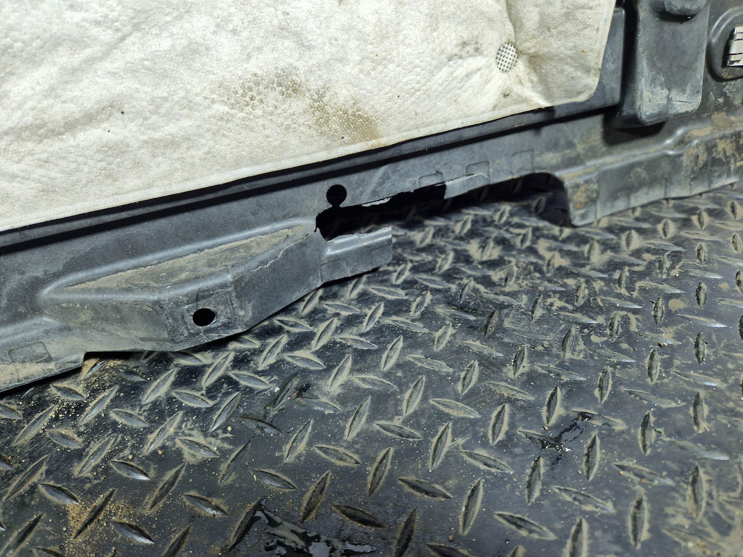 MERCEDES B CLASS W247 RIGHT O/S SIDE UNDERBODY COVER A2476800505 A1776808803