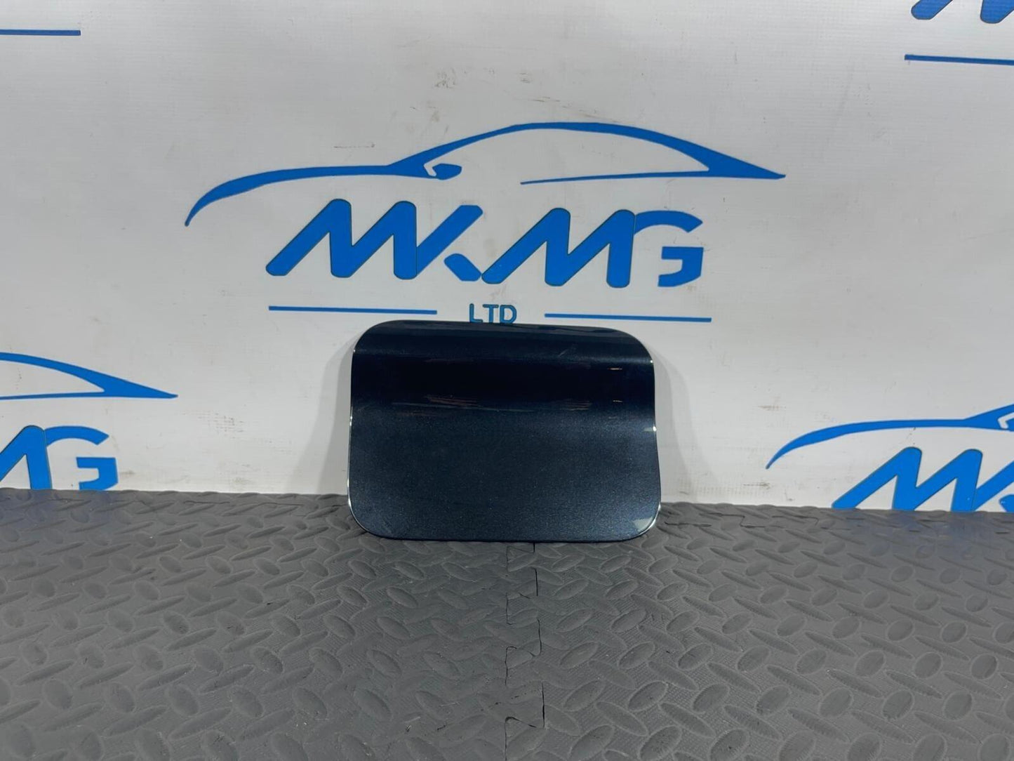 16-22 BMW X1 F48 FUEL TANK FILLER FLAP COVER IN BLACK 475  7359631