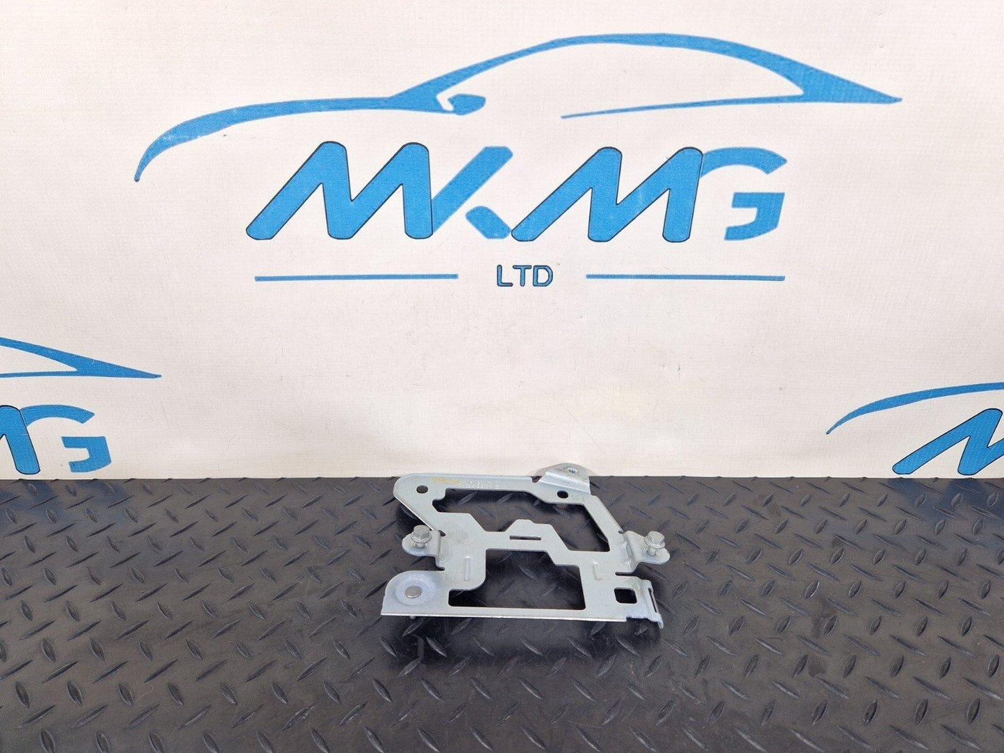 14-21 MERCEDES-BENZ C-CLASS C250D W205 OEM CONTROL MODULE BRACKET A2055452240