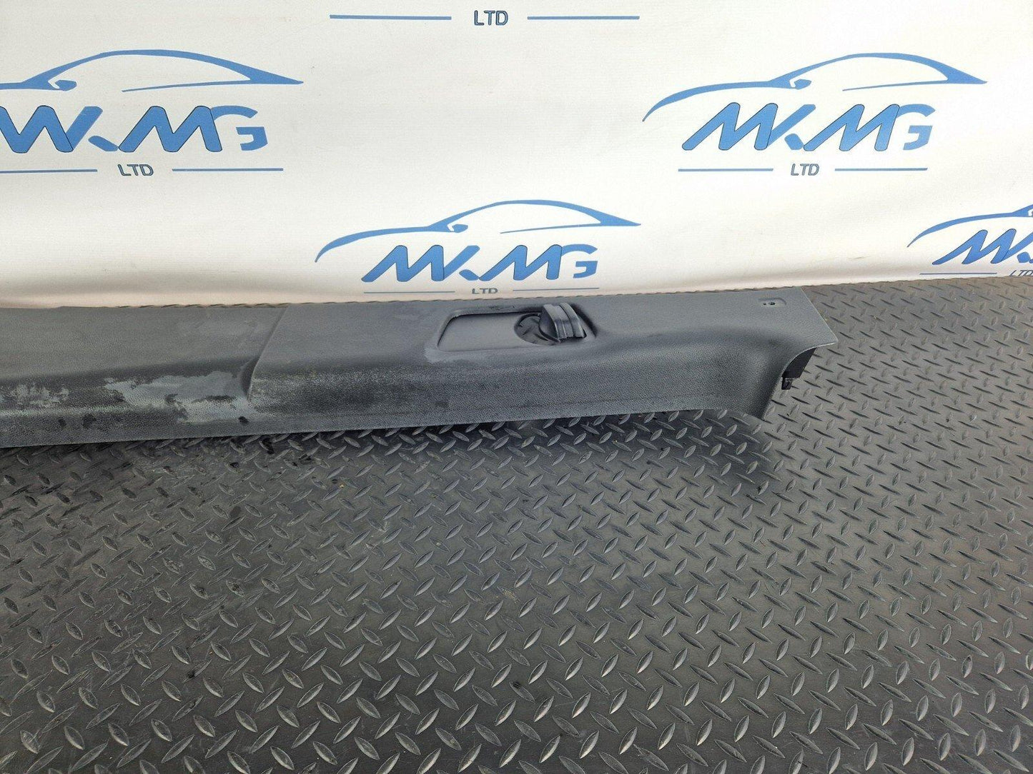 18-ON MERCEDES BENZ SPRINTER W907 W910 LEFT SIDE B PILLAR TRIM COVER A9076903200