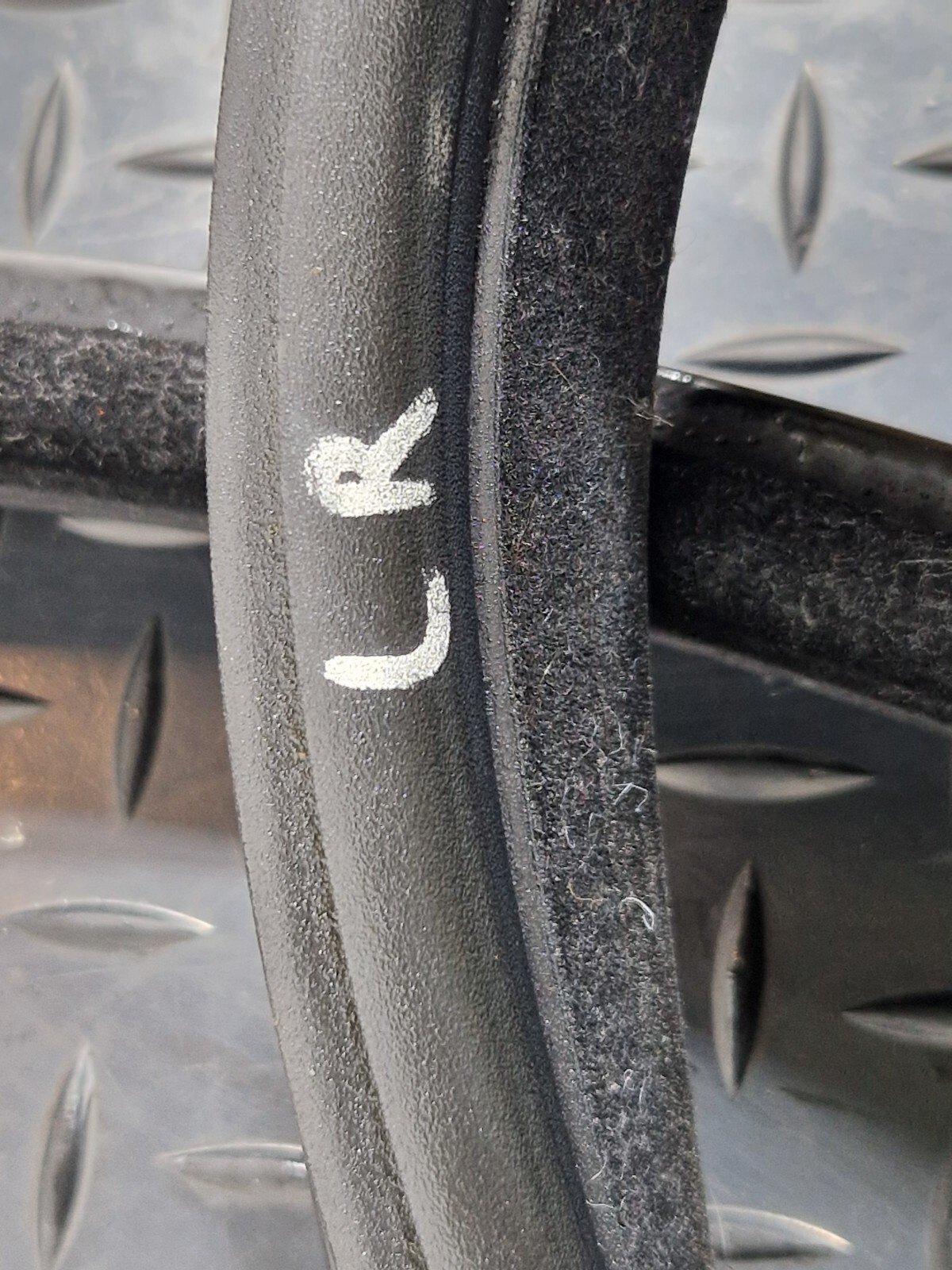 11-18 BMW 6 SERIES F06 REAR LEFT DOOR RUBBER WEATHER SEAL STRIP 7275315