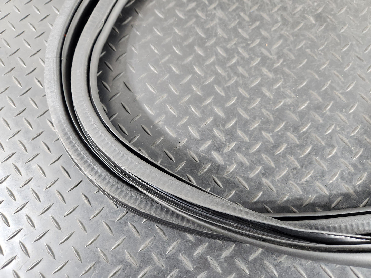Land Rover Range Rover Evoque L551 SUV Front Left Door Seal K8D2-20708-AC