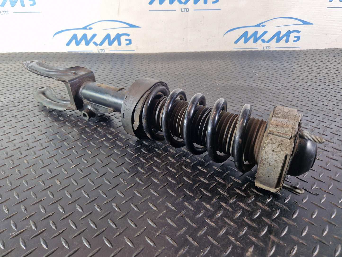 10-18 Volkswagen Touareg 7P Front Left Shock Absorber 7P6413031