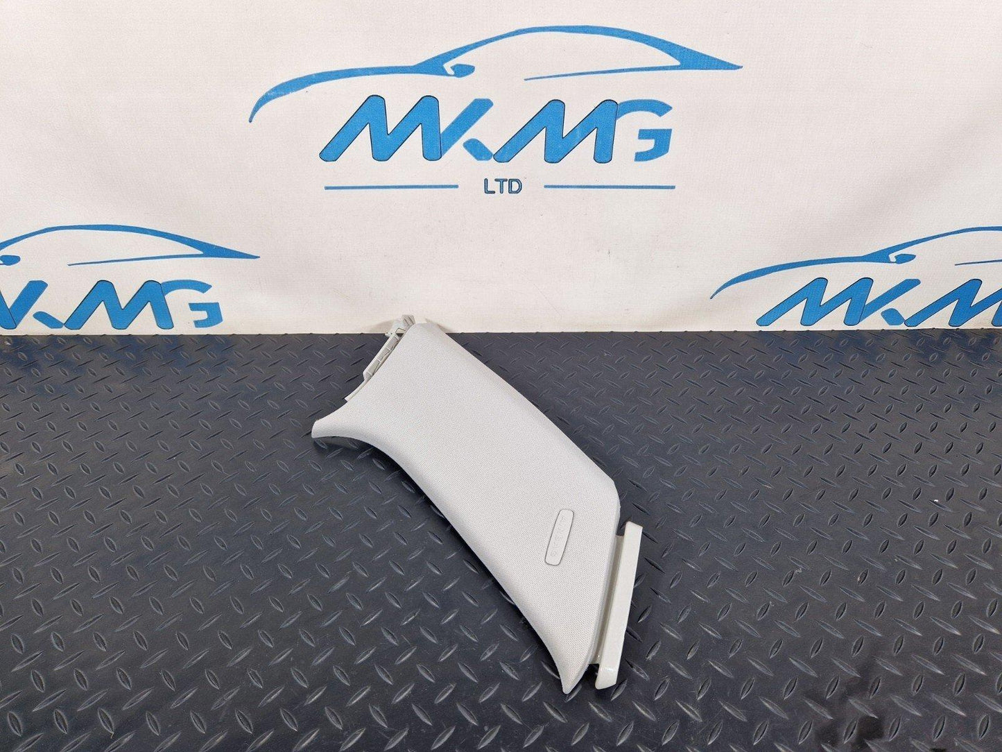 14-21 MERCEDES BENZ C200d W205  C-PILLAR TRIM LEFT SIDE A2056904704