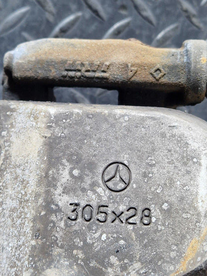 14-21 MERCEDES BENZ C200 W205 2.0 PETROL FRONT LEFT N/S BRAKE CALIPER A20503