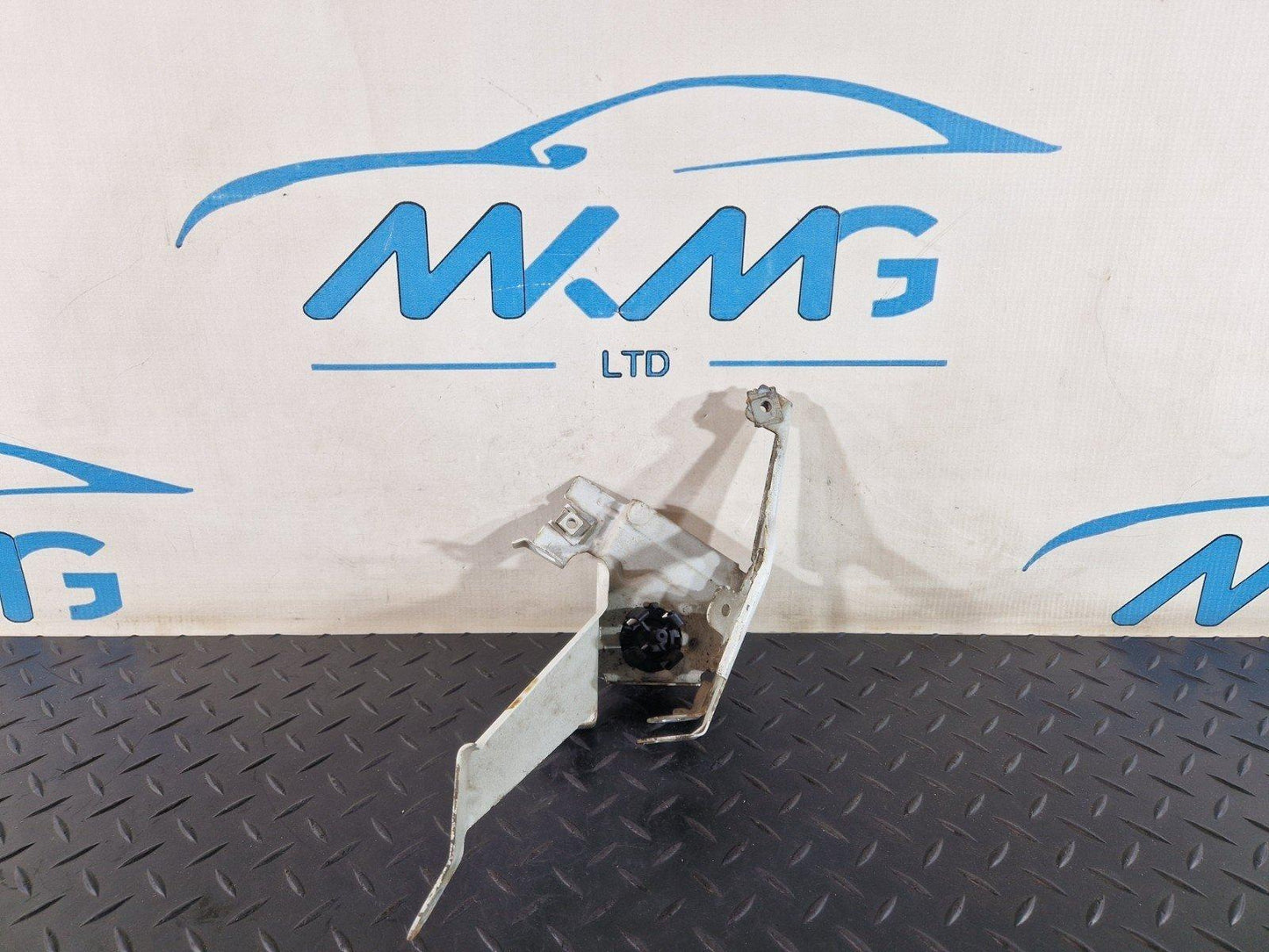 11-18 BMW 6 SERIES F13 BONNET HOOD ADJUSTER BRACKET FITS LEFT & RIGHT 7183752