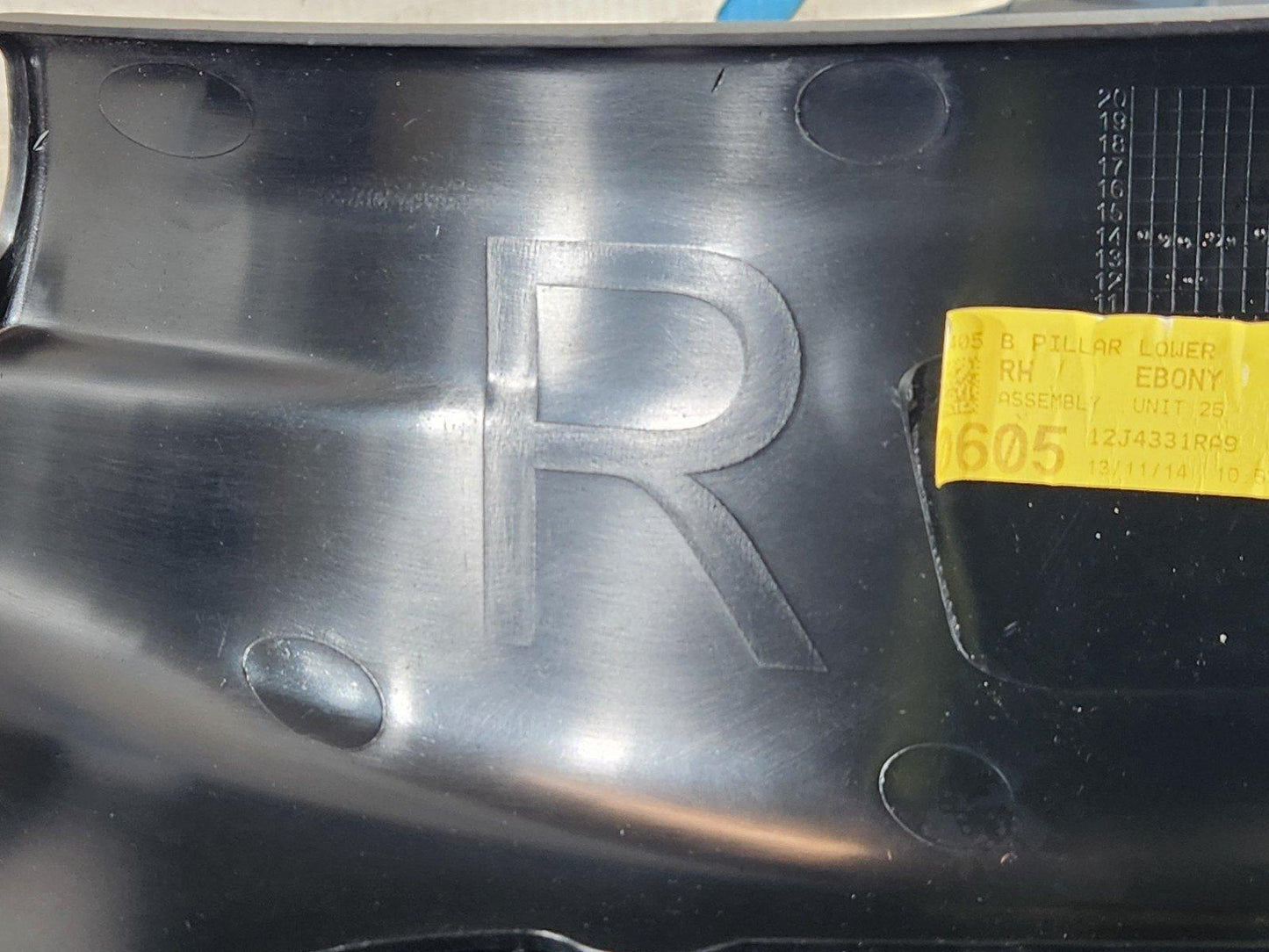 13-23 RANGE ROVER SPORT L494 O/S DRIVER SIDE RIGHT B PILLAR TRIM CPLA31056A