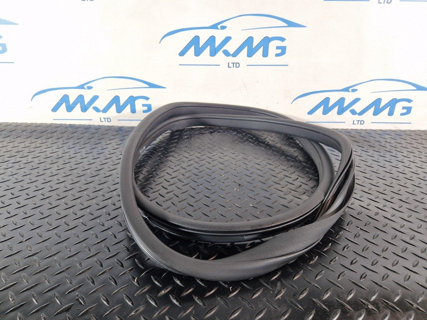 16-22 MERCEDES BENZ X253 REAR DOOR RUBBER SEAL FITS LEFT & RIGHT A2536970251
