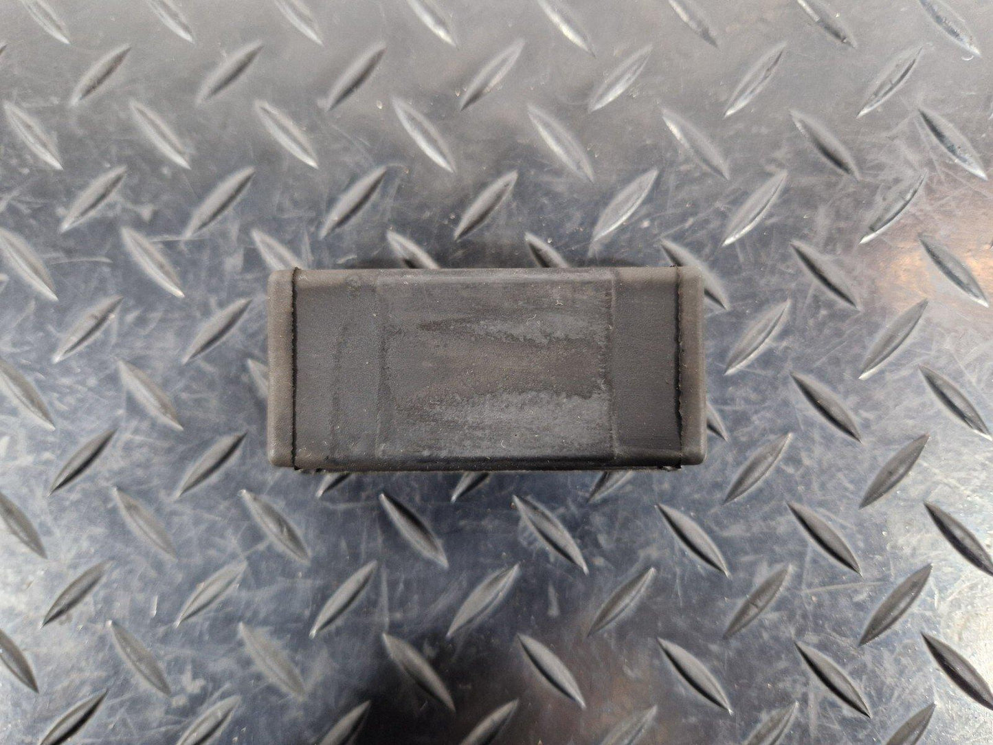 16-23 AUDI S5 COUPE GENUINE REAR SUSPENSION SUBFRAME RUBBER ABSORBER 8W0599271