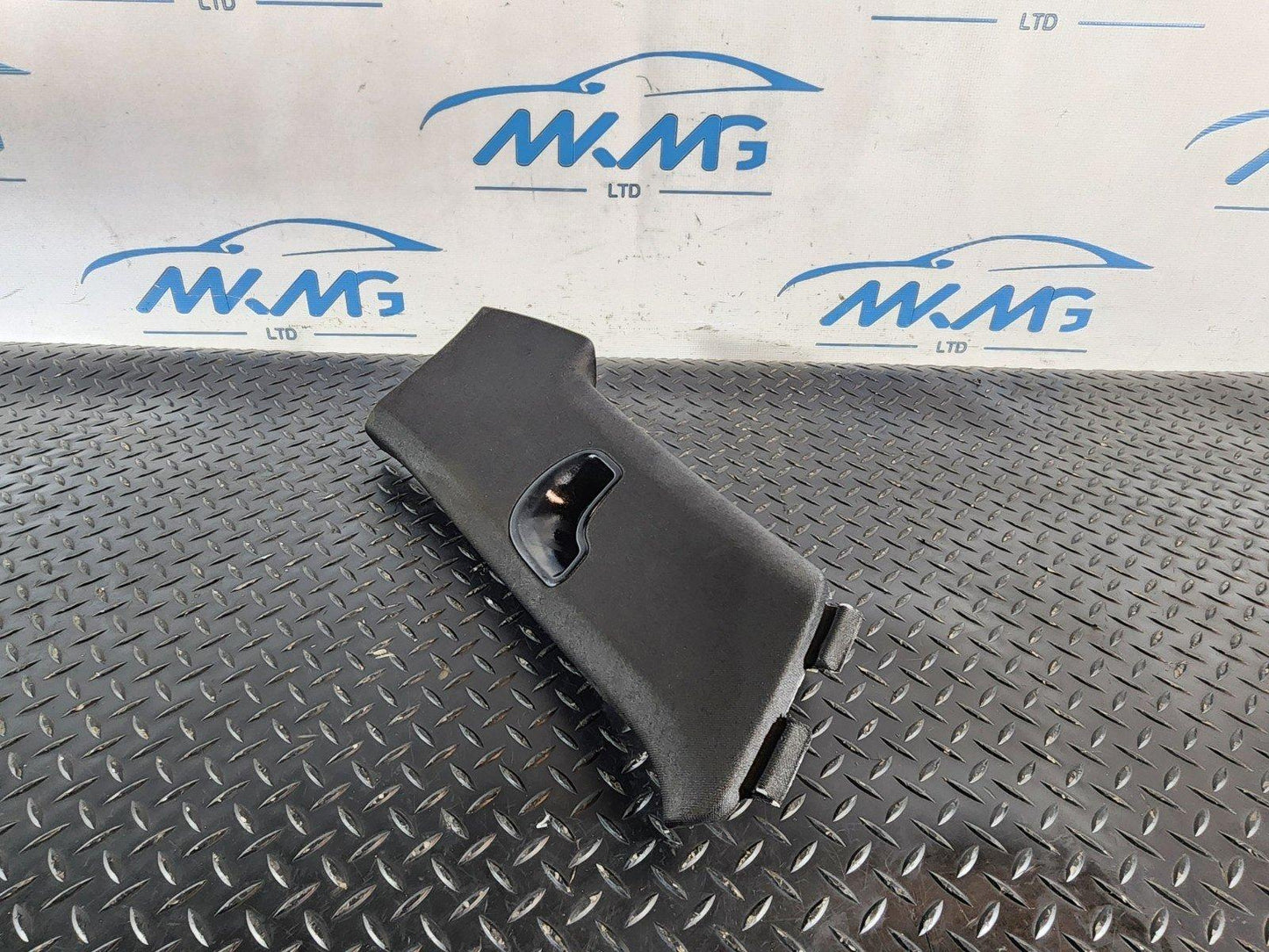 10-18 VW TOUAREG 7P REAR LEFT N/S C PILLAR TRIM 7P6867241G