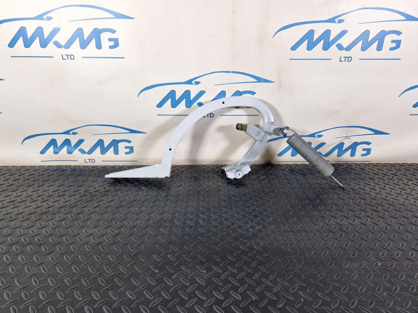 16-19 AUDI A4 B9 S-LINE PASSENGER REAR LEFT BOOTLID HINGE 8W5827305A
