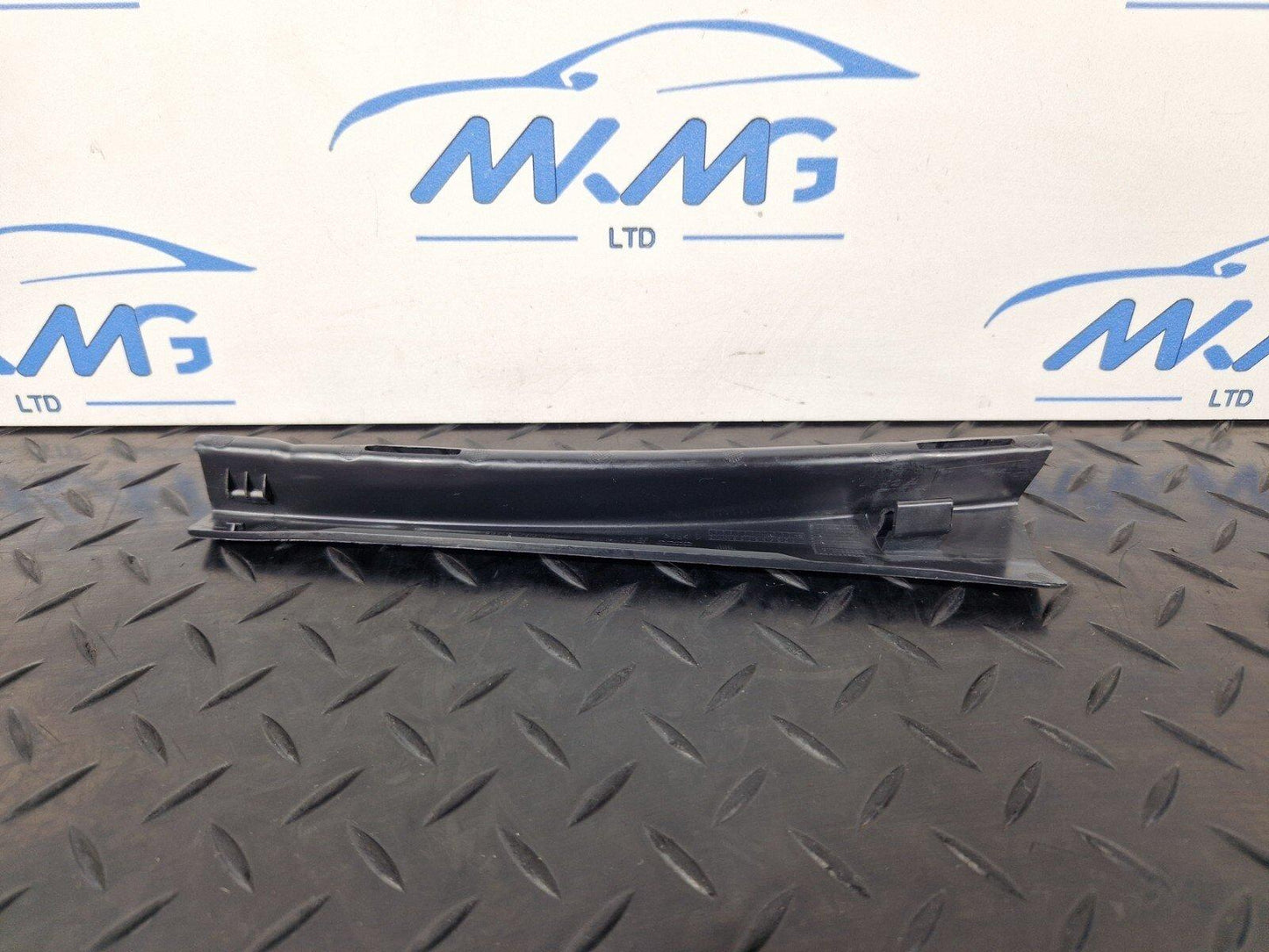 16-19 AUDI A4 B9 GENUINE RIGHT DRIVER SIDE A PILLAR BRACKET 8W0868204