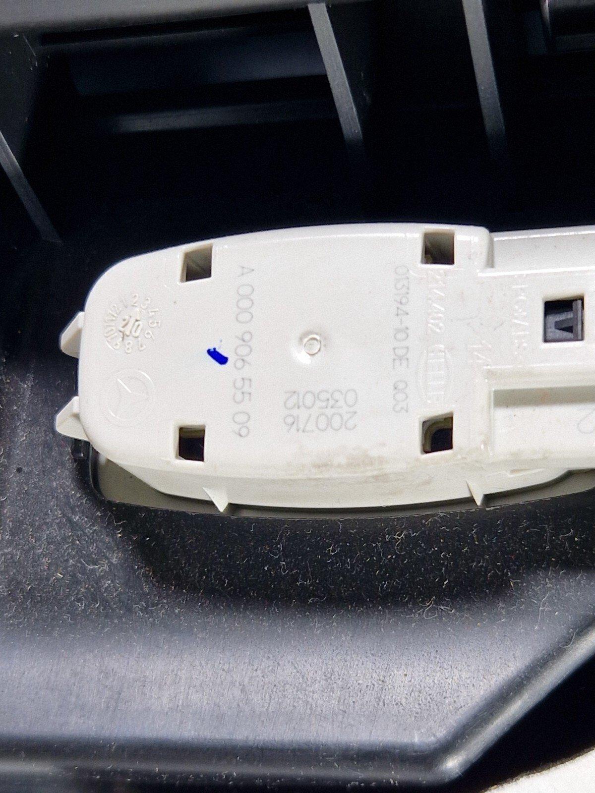 19-ON MERCEDES BENZ CLA C118 STORAGE COMPARTMENT GLOVEBOX A1776803800