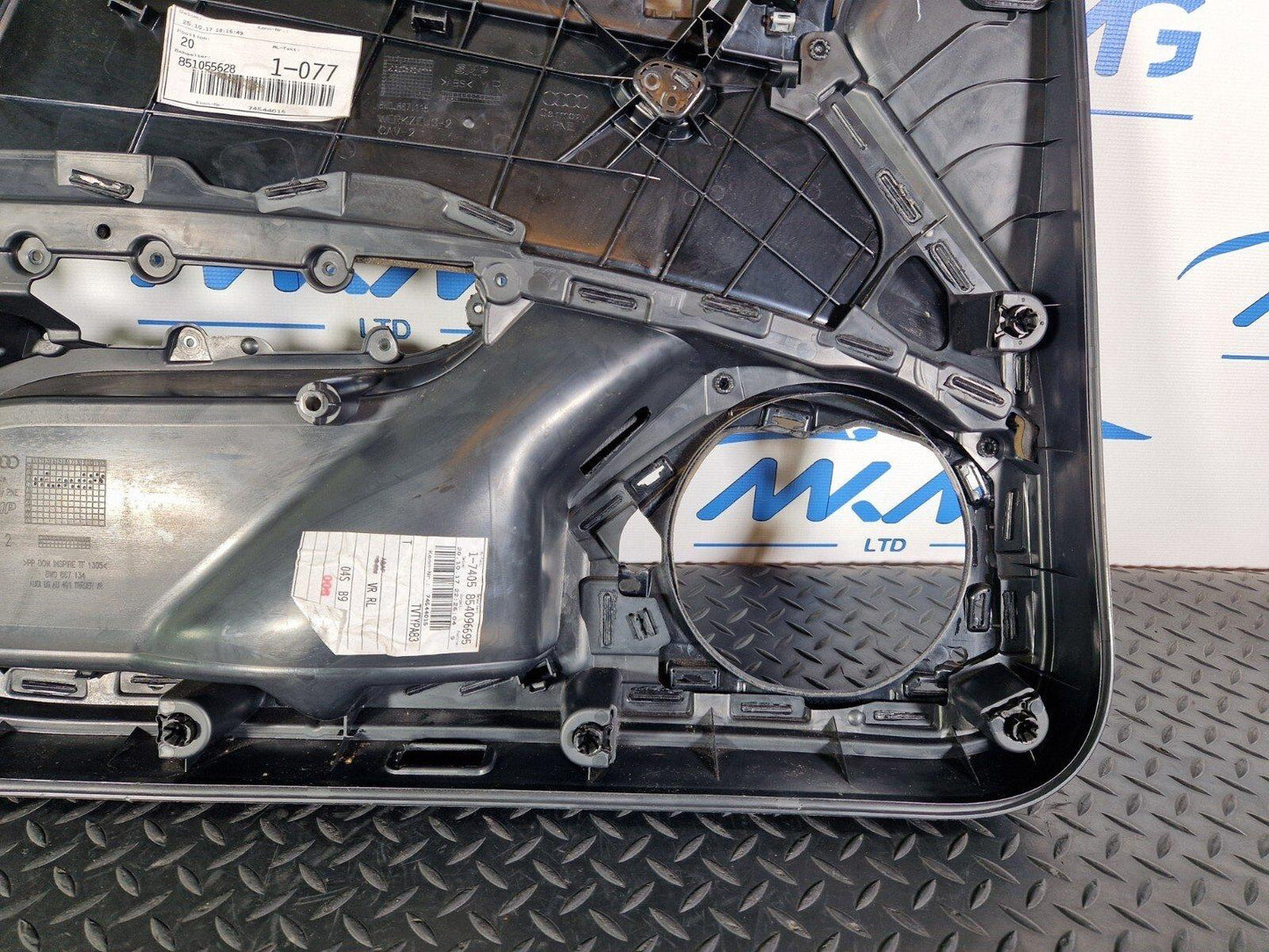 16-19 AUDI A4 B9 OEM FRONT RIGHT INTERIOR DOOR PANEL/CARD 8W0867134