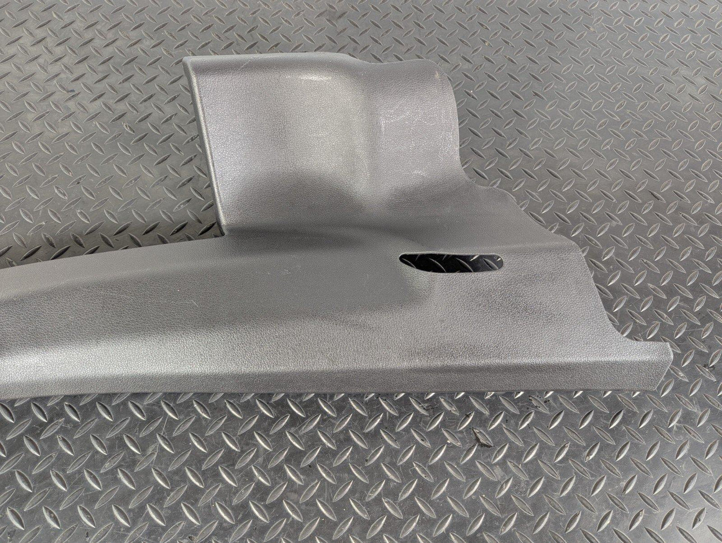 10-15 AUDI Q7 4L GENUINE OSR DRIVERS SIDE REAR C PILLAR COVER 4L0867768A