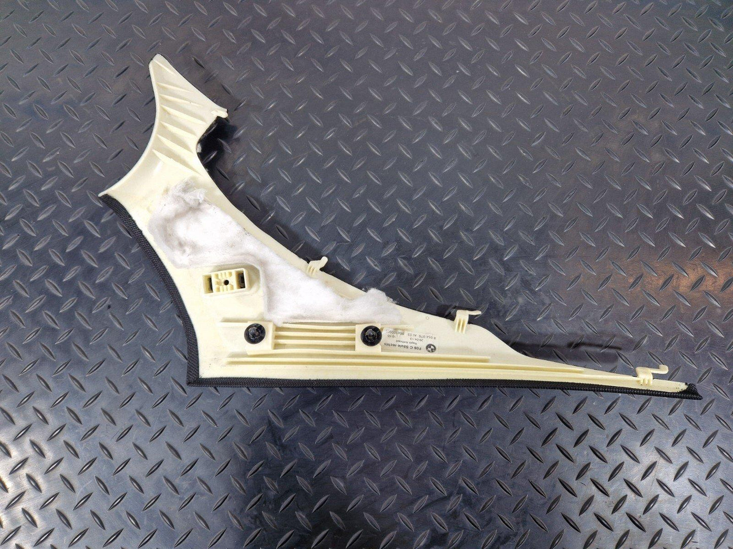 11-18 BMW 6 SERIES F06 REAR RIGHT C PILLAR TRIM 8054076