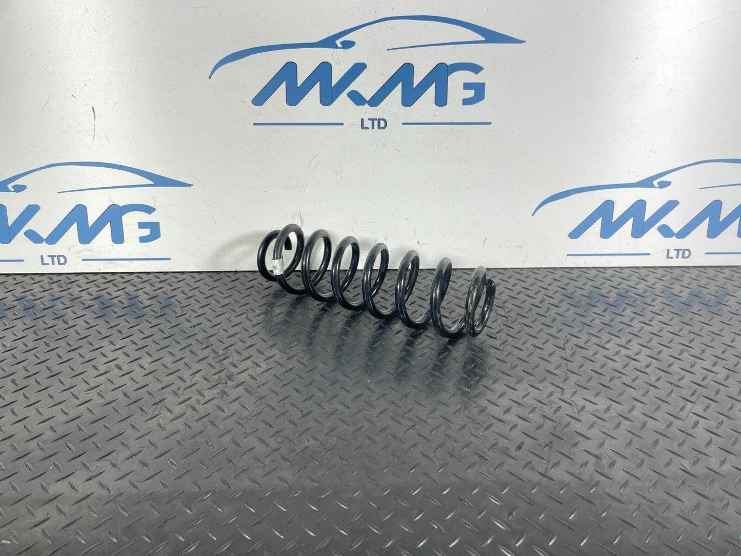 17-20 VW GOLF MK7.5 REAR COIL SPRING 5Q0511115BJ