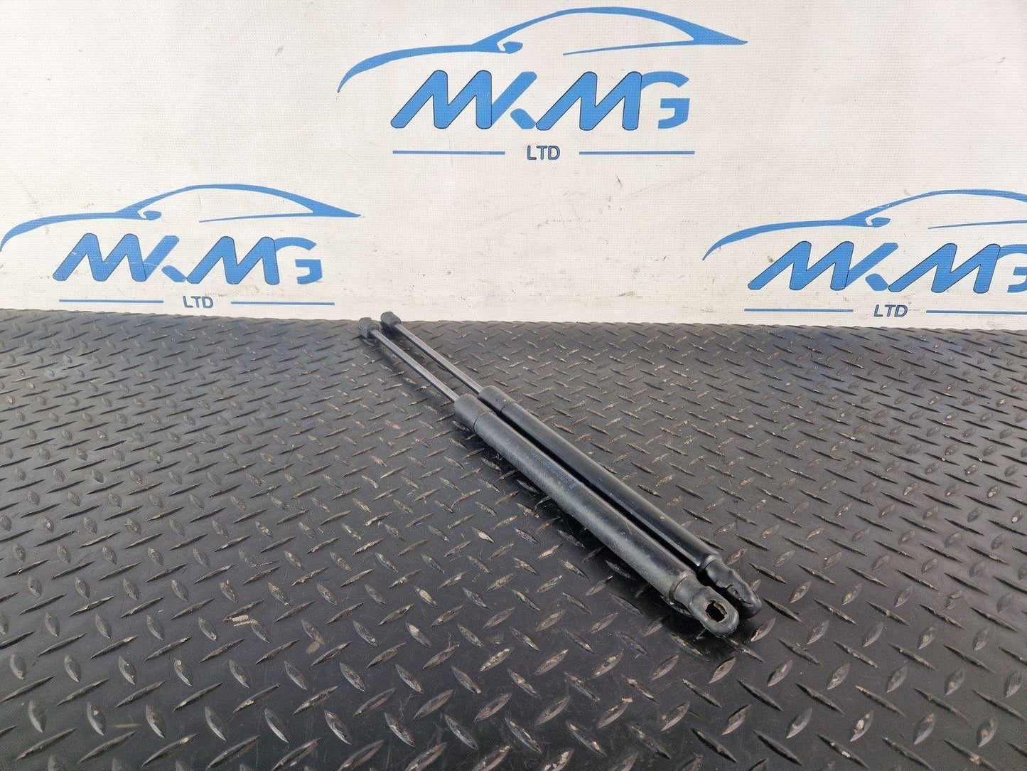 10-15 AUDI Q7 4L OEM BOOT TAILGATE SUPPORT STRUT PAIR 4L0827552F