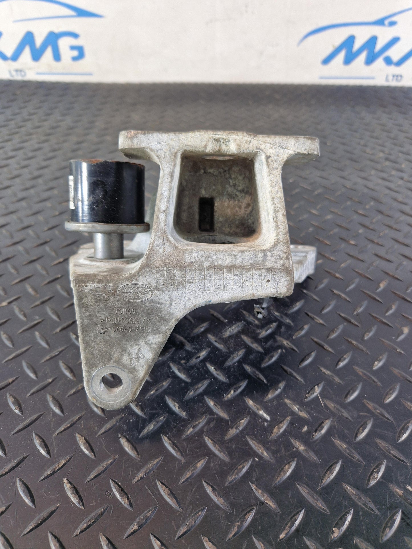 Land Rover Range Rover Evoque ENGINE MOUNT BRACKET K8D26P096AA K8D26F030AA