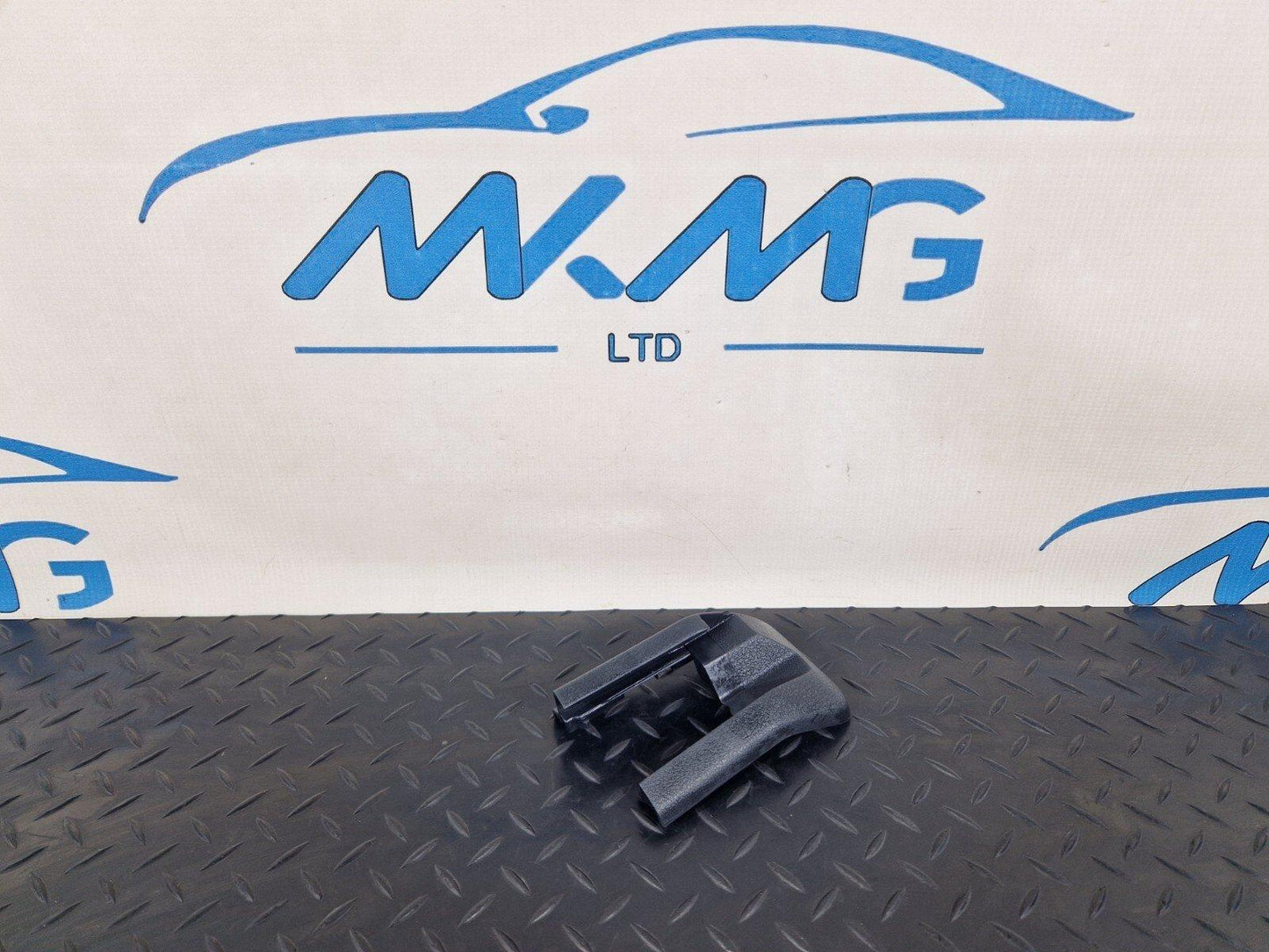 19-ON MERCEDES BENZ CLA C118 FRONT LEFT SEAT GUIDE RAIL COVER TRIM A1779193500