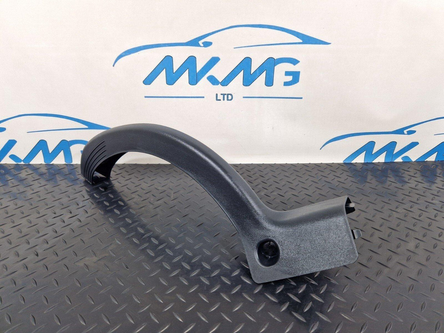19-ON MERCEDES BENZ CLA C118 TRUNK LID HINGE COVER TRIM RIGHT A1188210100
