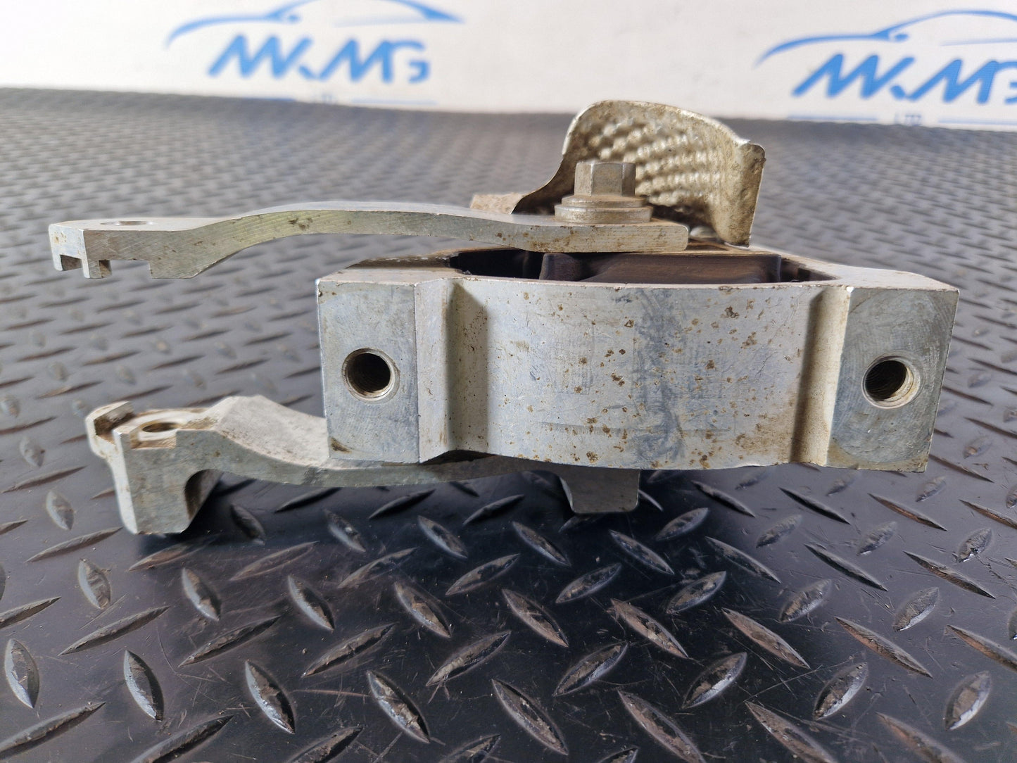 Range Rover Evoque L551 REAR RIGHT ENGINE MOUNT K8D26P082BA K8D26H051AA