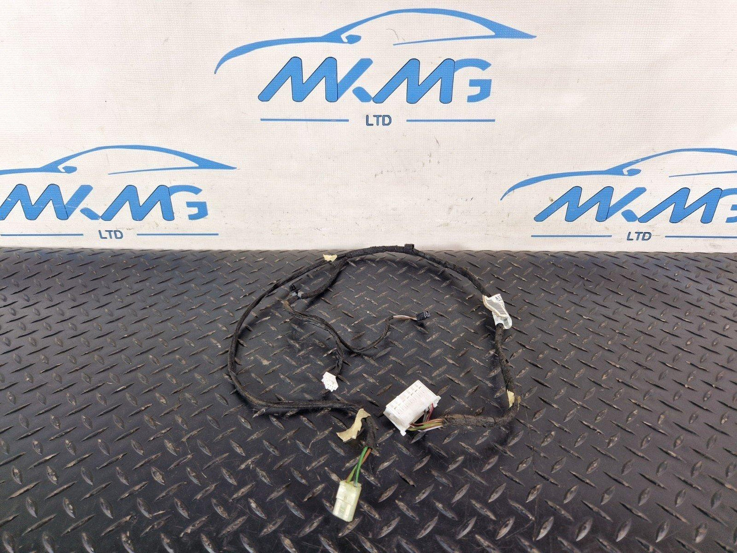 MERCEDES A-CLASS W176 CENTRE CONSOLE WIRING LOOM A1765405905