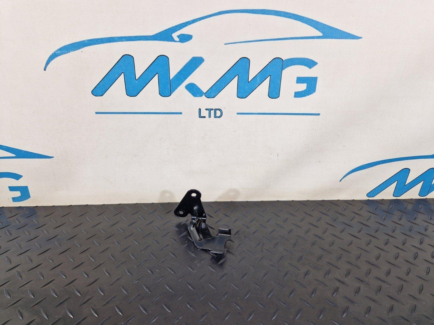 13-19 MERCEDES BENZ CLA C117 AMG AUXILIARY WATER PUMP BRACKET A2465010020