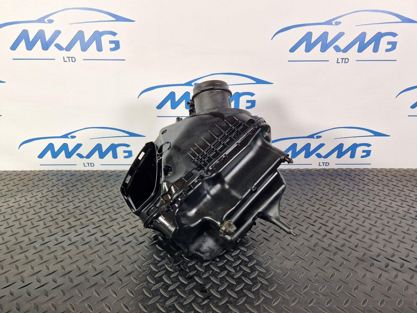 15-18 AUDI A7 4G OEM AIR FILTER HOUSING BOX 4G0133838AC