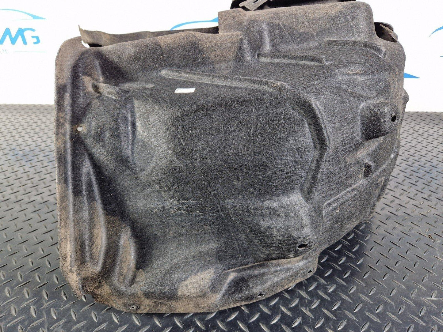 16-19 AUDI A4 B9 GENUINE RIGHT DRIVER SIDE REAR WHEEL ARCH LINER 8W0810172F