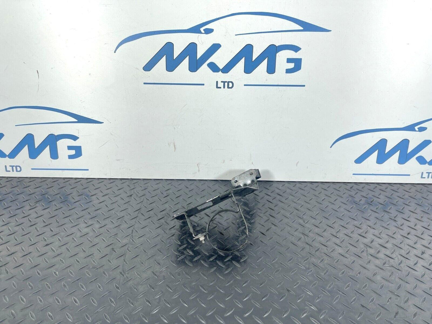 16-19 AUDI A4 B9 GENUINE  COOLANT PUMP BRACKET 8W0145896C