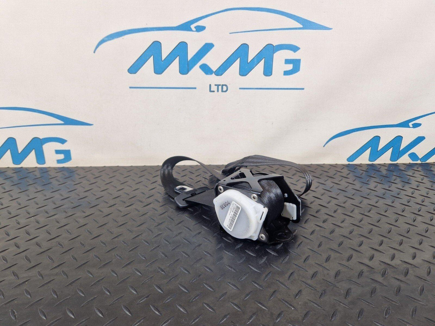 10-17 AUDI A8 4H REAR MIDDLE CENTER SEAT BELT 4H0857737A 4H0857807H