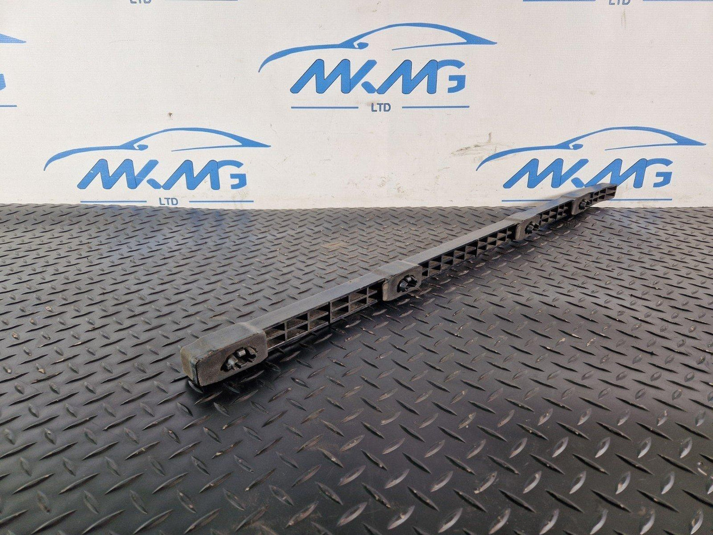 12-17 AUDI S5 CONVERTIBLE UNDERBODY BRACKET 8W7804647A