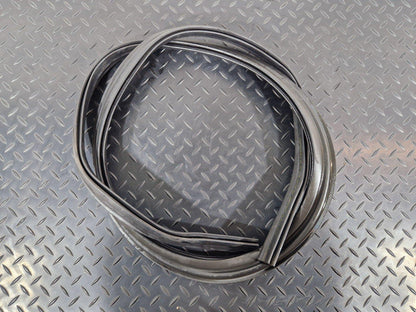 18-ON MERCEDES BENZ SPRINTER W907 HOOD BONNET RUBBER GASKET SEAL A9108871100