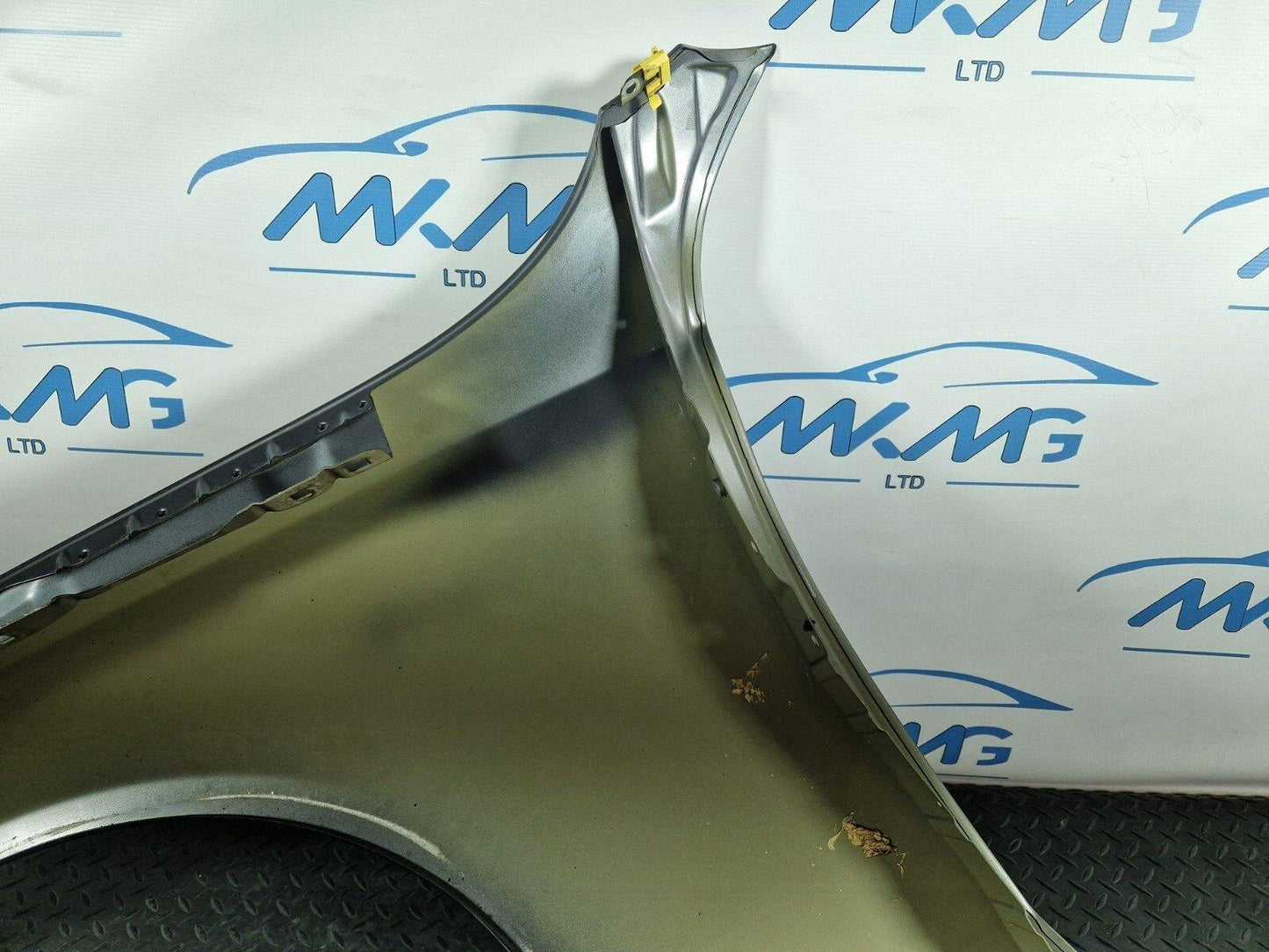 14-21 MERCEDES BENZ C200d W205 OEM FRONT RIGHT O/S WING FENDER PANEL IN GREY 992