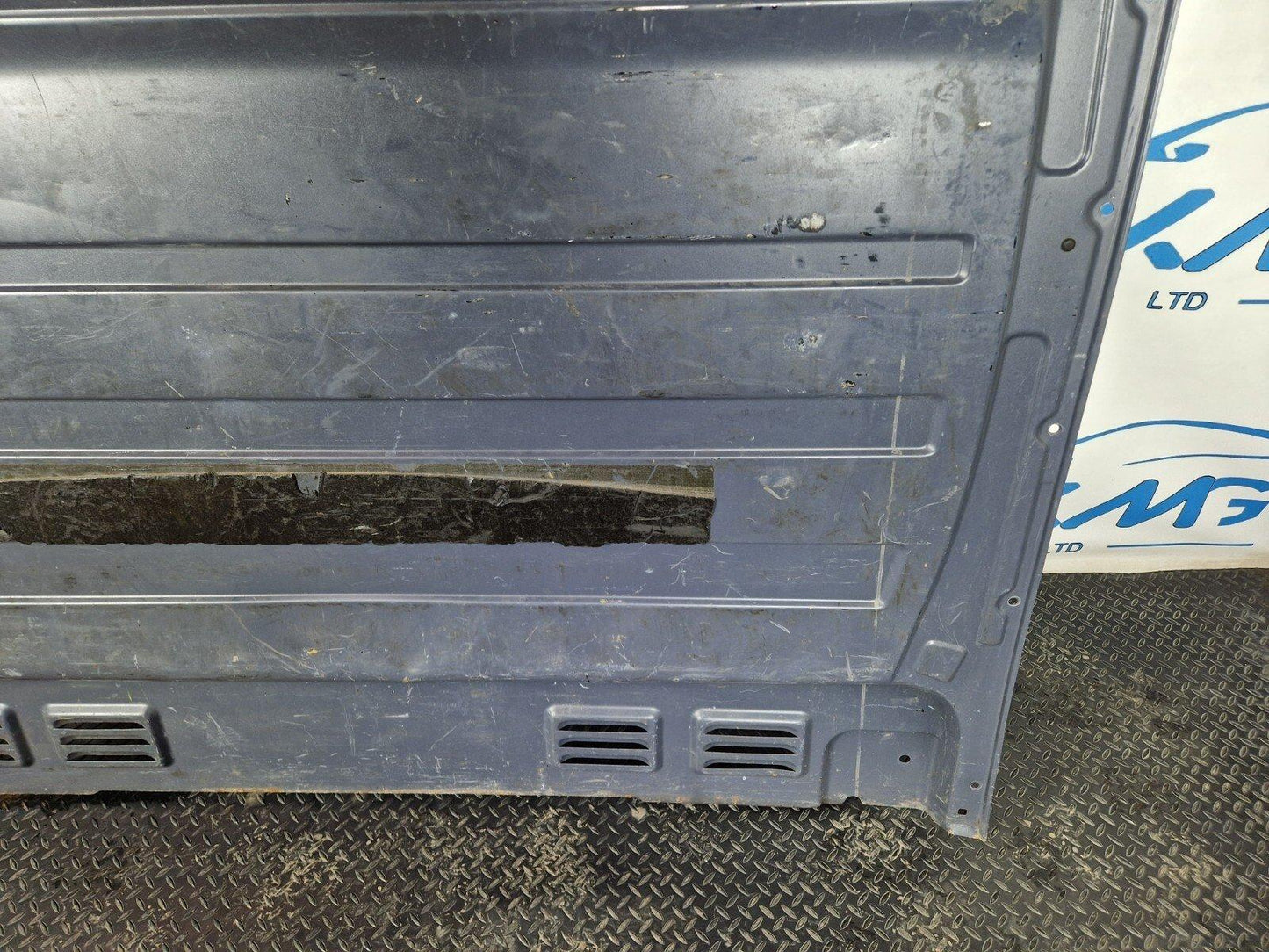 06-17 MERCEDES BENZ SPRINTER W906 GENUINE HEADBOARD LOAD PROTECTION BULKHEAD