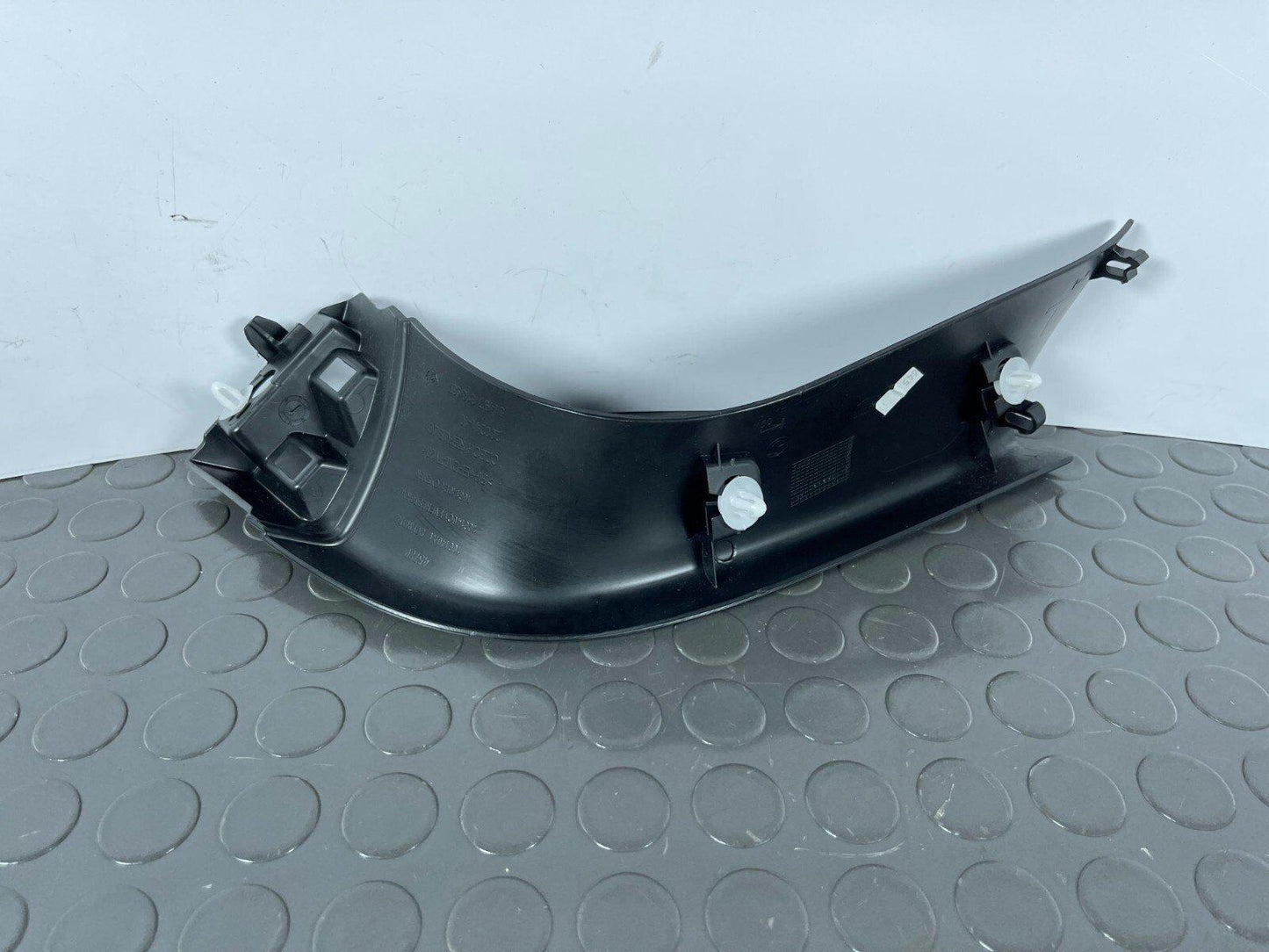 14-21 BMW 2 SERIES GRAN TOURER F45 F46 TAILGATE LEFT SIDE TRIM PANEL 7318937