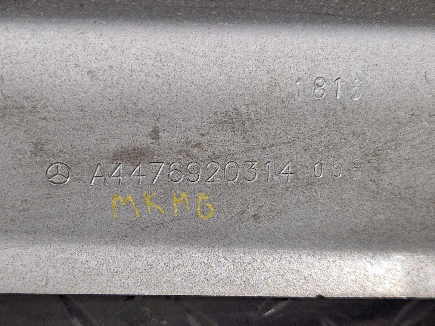 MERCEDES BENZ VITO W447 OEM REAR LEFT SIDE WALL TRIM BRACKET HOLDER A4476920314