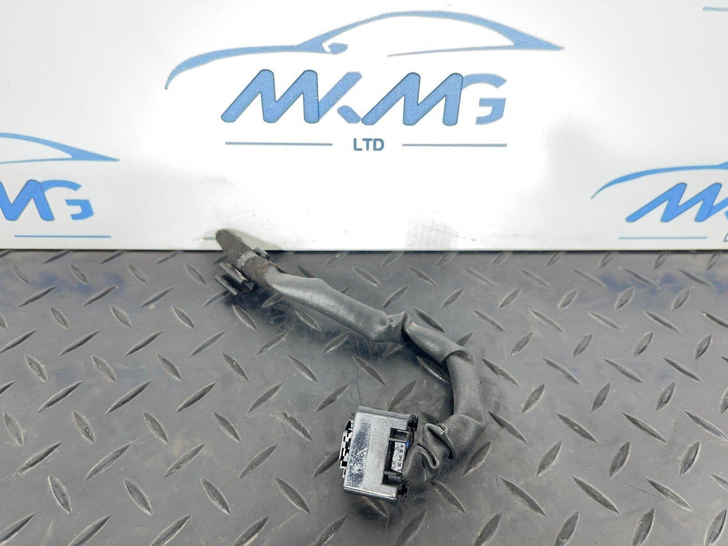 MERCEDES BENZ ENGINE WIRING LOOM HARNESS PLUG CONNECTOR A2105403681