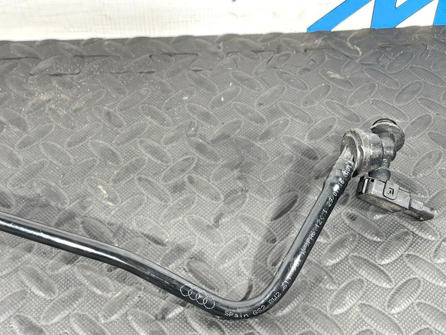 16-19 AUDI A4 B9 AVANT GENUINE VACUUM PIPE HOSE 8W2611931