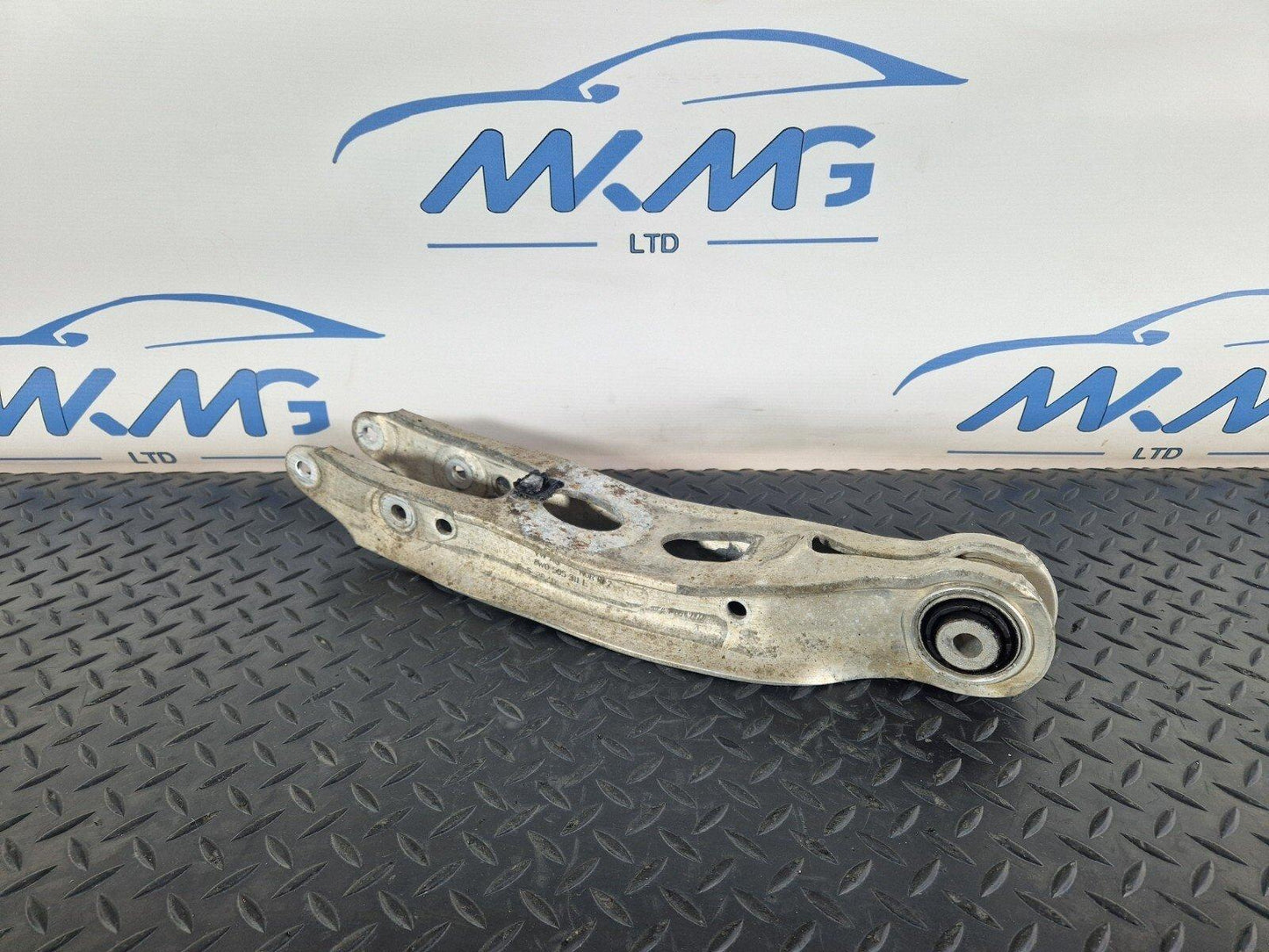 16-19 AUDI A4 AVANT B9 REAR RIGHT OR LEFT SIDE LOWER CONTROL ARM 8W0505311E