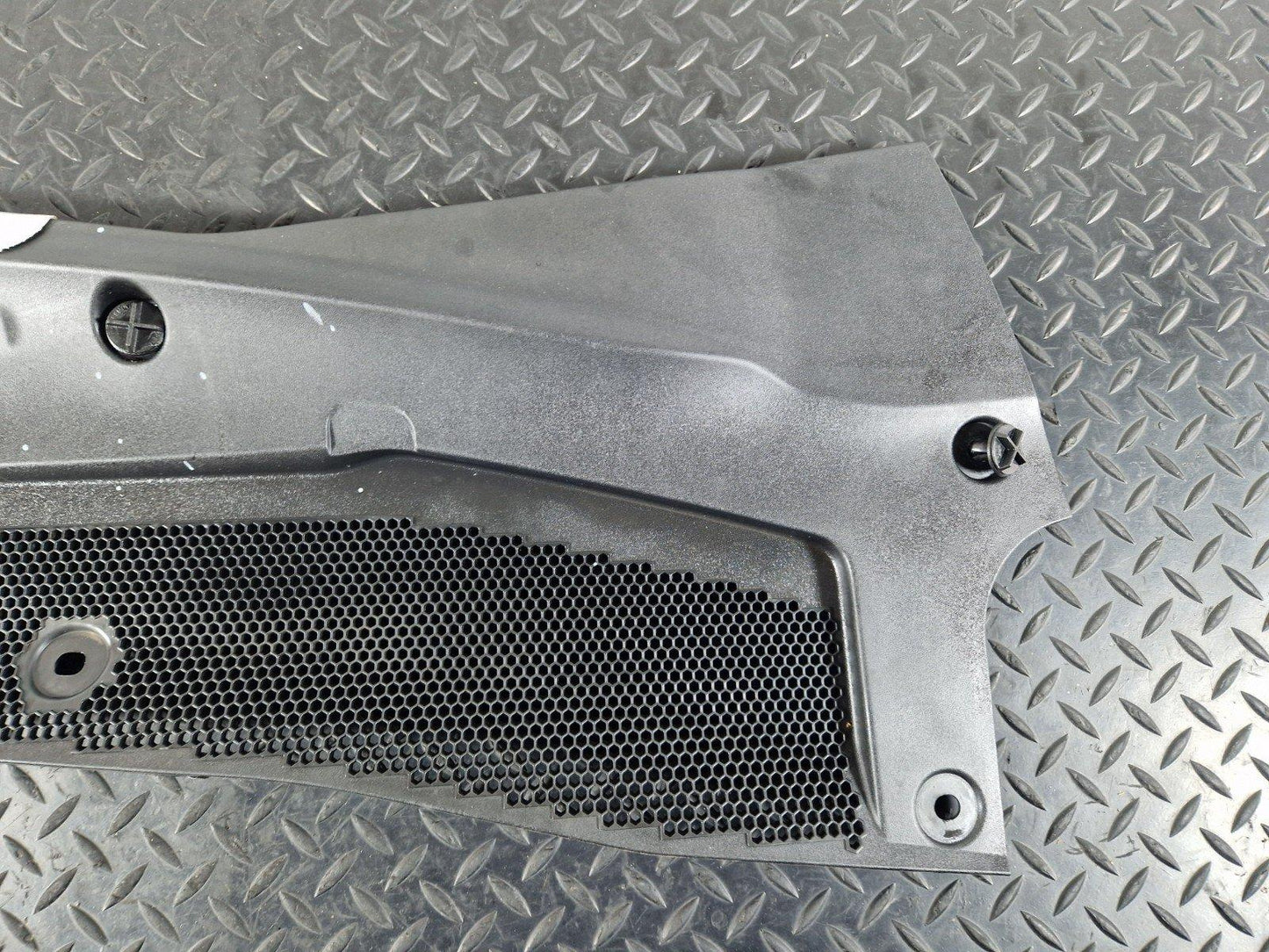 14-19 LAND ROVER L550 DISCOVERY OEM O/S/F WINDSCREEN SCUTTLE PANEL K8D2021B57AE