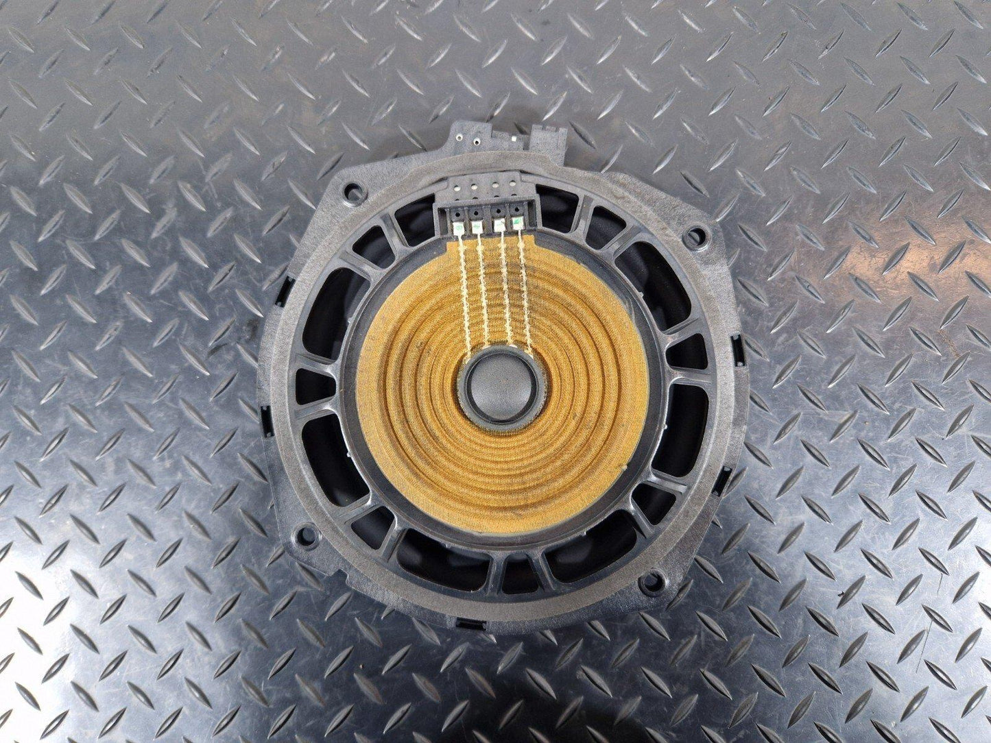 19-ON MERCEDES BENZ B CLASS W247 SUBWOOFER SPEAKER 2248001701