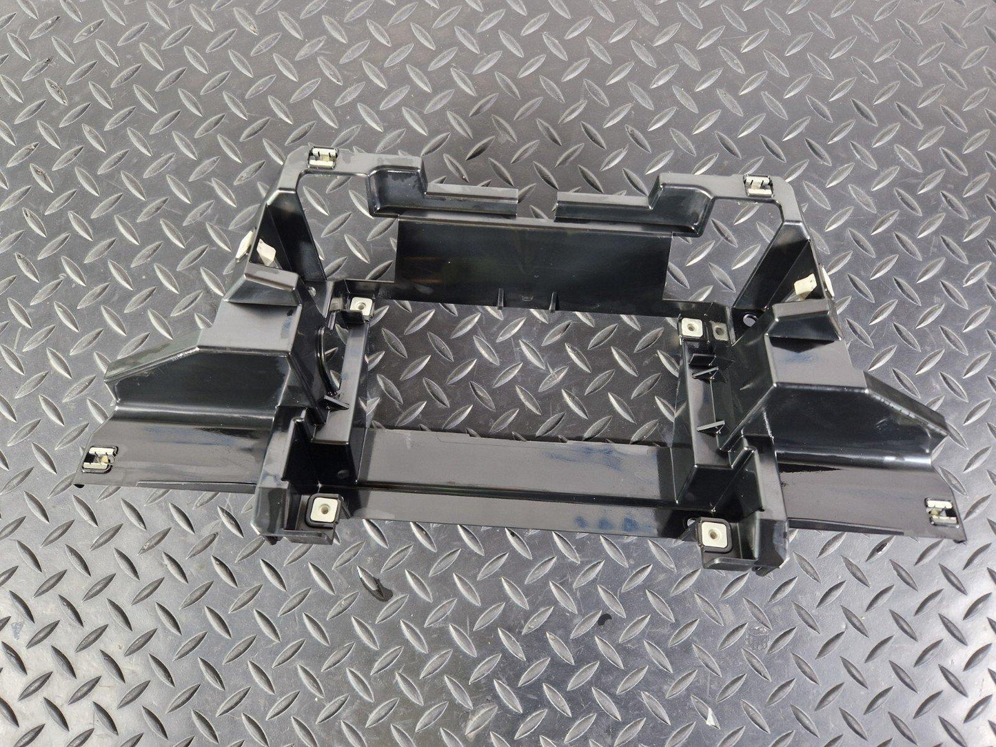 18-ON MERCEDES BENZ SPRINTER W907 RADIO FRAME DASHBOARD TRIM  A9108270600
