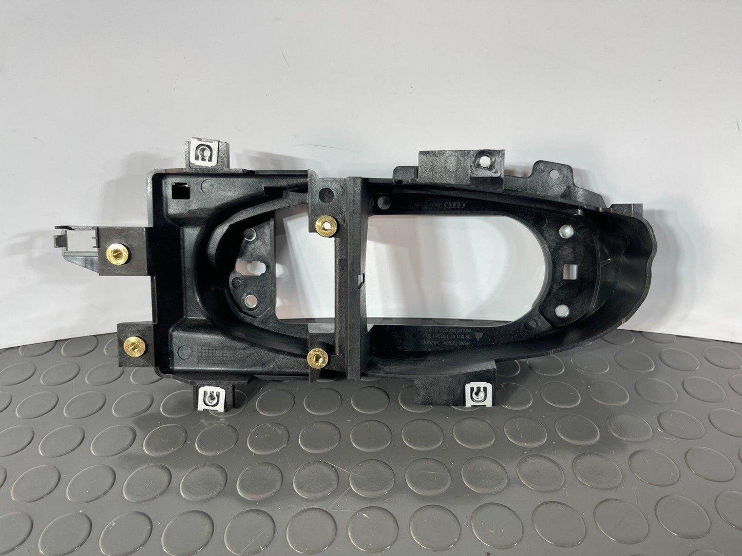 16-19 AUDI A4 B9 ESTATE GENUINE GEAR SHIFTING MECHANISM MOUNTING FRAME 8W2863531