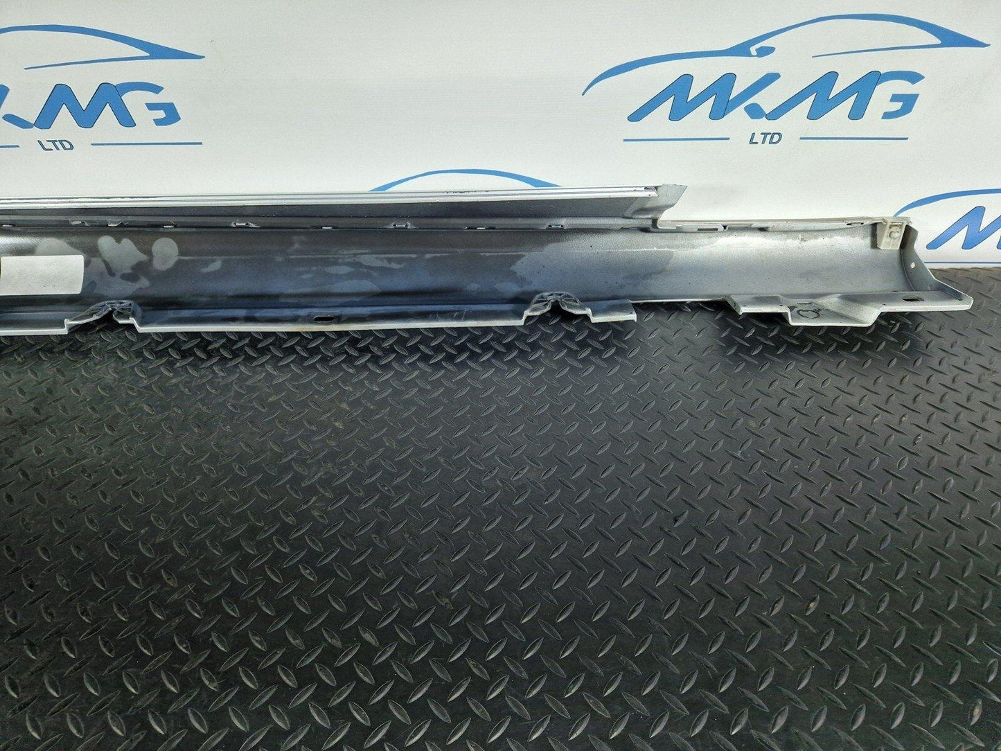 14-21 MERCEDES BENZ C CLASS SALOON W205 LEFT SIDE SKIRT IN SILVER A2056907102