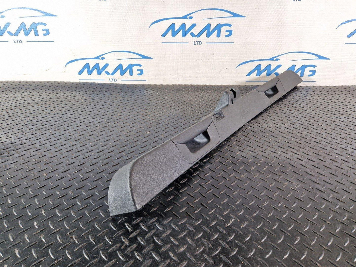 19-ON MERCEDES BENZ B CLASS W247 REAR TAILGATE BOOT LOWER TRIM A2477403200