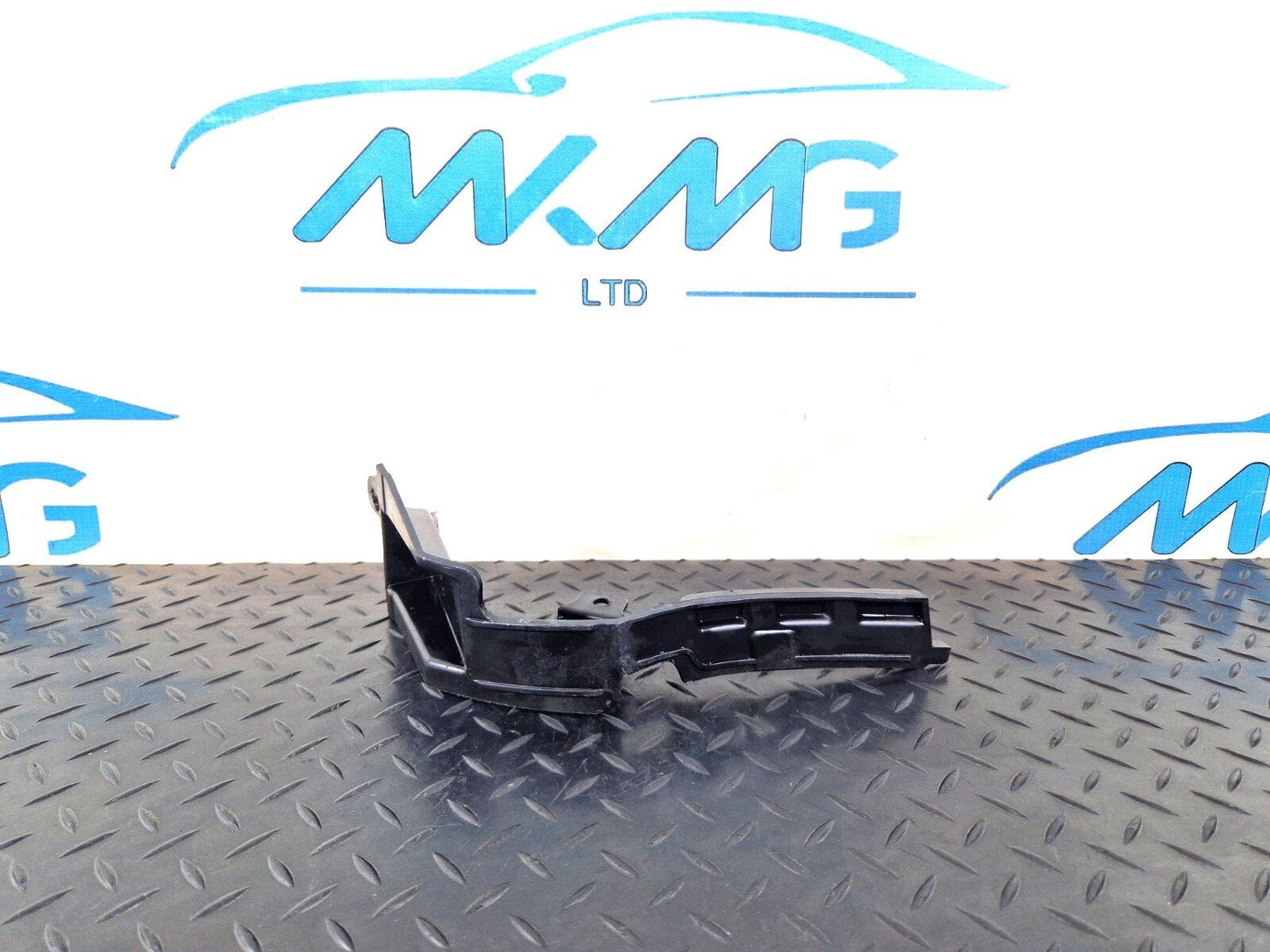 14-21 MERCEDES BENZ C300h W205 RIGHT OS REAR BUMPER MOUNTING BRACKET A2058854323
