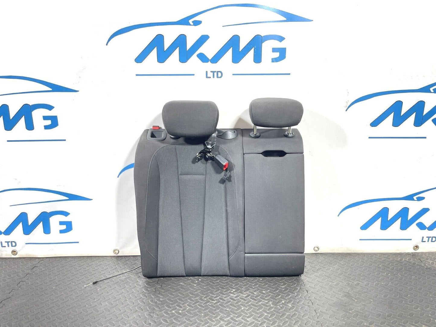 16-19 AUDI A4 B9 GENUINE REAR RIGHT DRIVER SIDE CLOTH SEAT WITH HEADREST